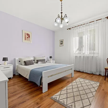 Neda In - Bay View *