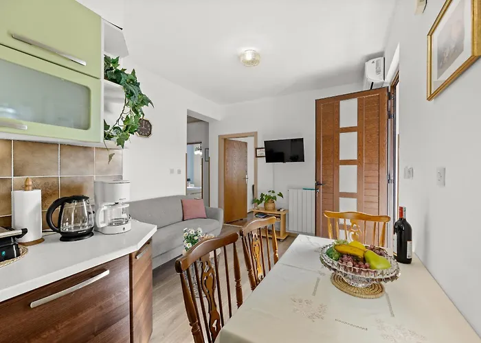 Neda In - Bay View *